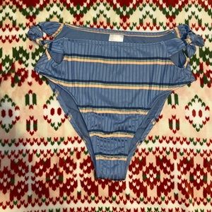 Cute bathing suit bottoms💙